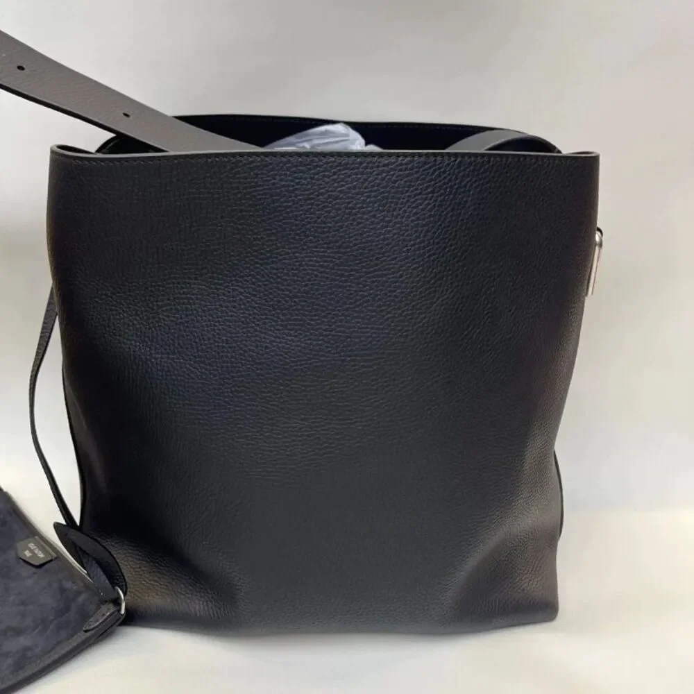 Louis Vuitton Women Pre-Loved Bag Very Good Condition